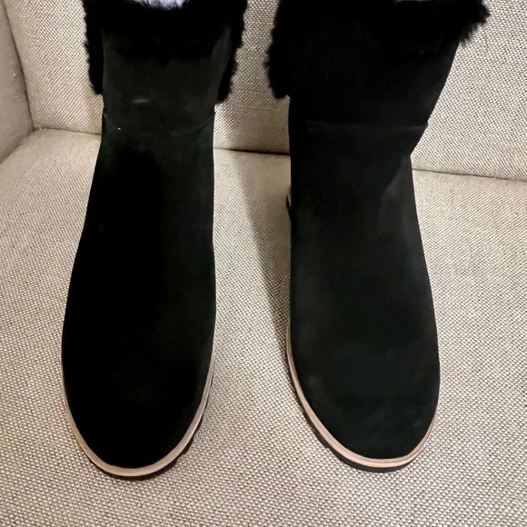 NEW In the Box UGG Black Suede Winter Boots - Picture 4 of 11